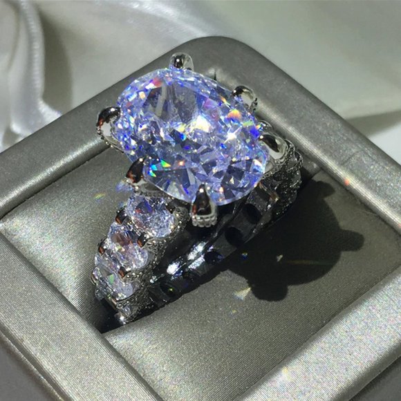 Jewelry - Vintage 8ct Oval CZ Ring Sterling Silver